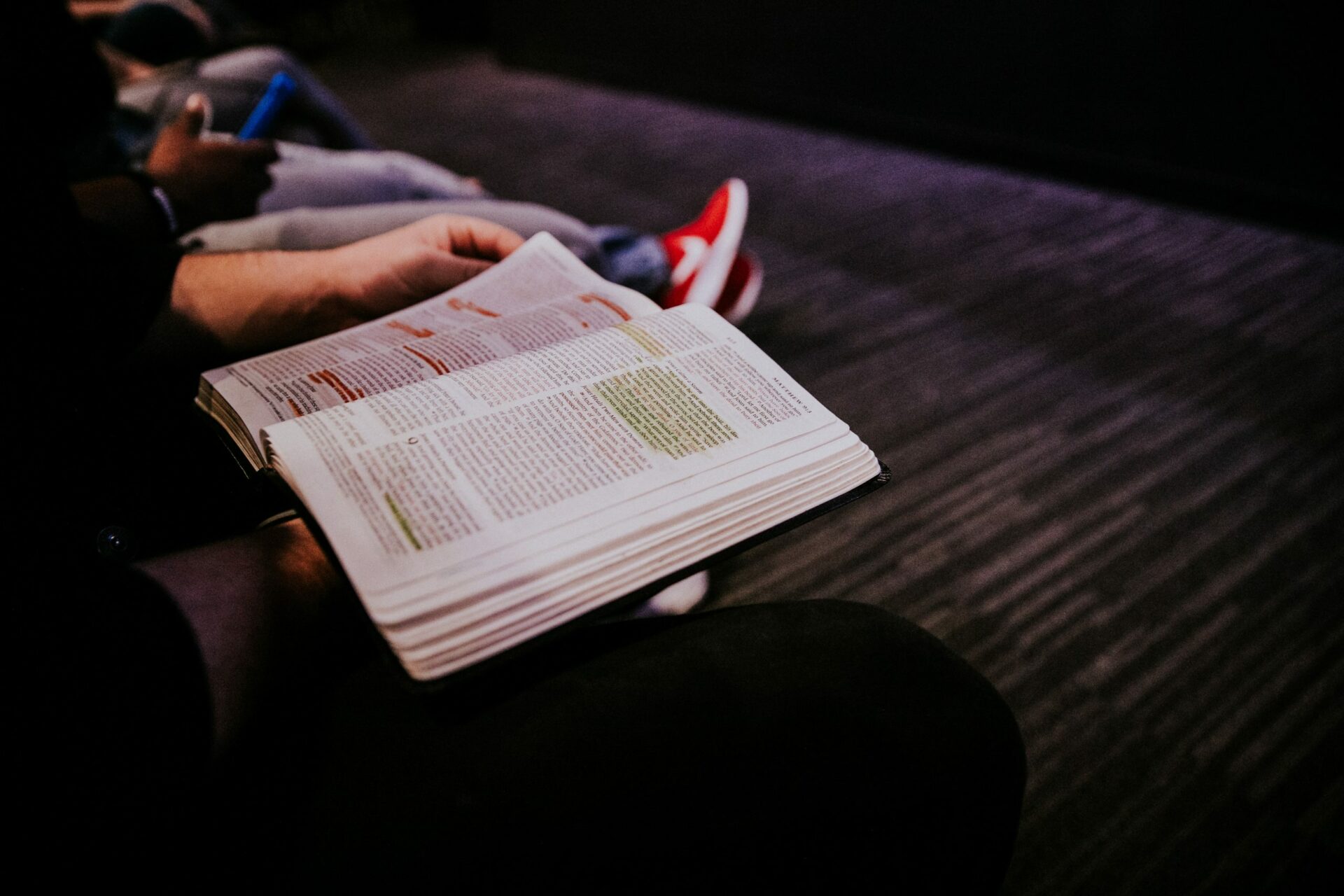 hannah-busing-G-_L3Eqkqmc-unsplash (1)
